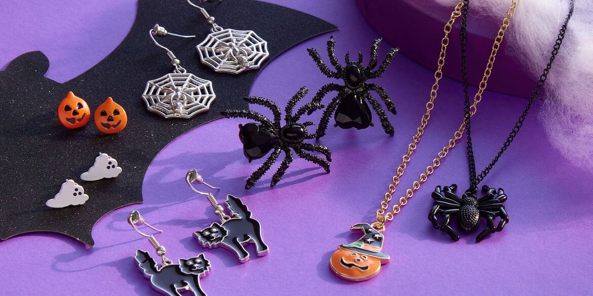 Unterschiedliche gruselige Halloween Kostüme