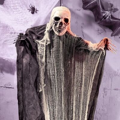 Hängender Geist als Halloween Deko